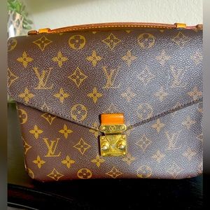 LOUIS VUITTON Monogram Pochette Metis DR2106